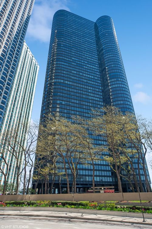 apt-610-155 Harbor Dr, Chicago, IL, 60601-7390 | Card Image