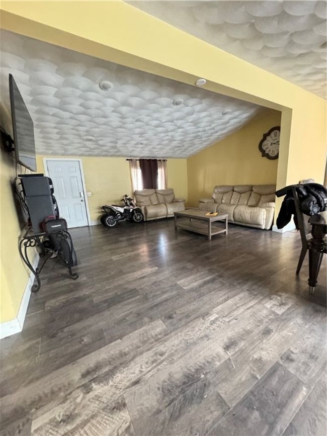 91 Seabiscuit Pl, House other with 4 bedrooms, 2 bathrooms and 4 parking in Pawtucket RI | Image 9