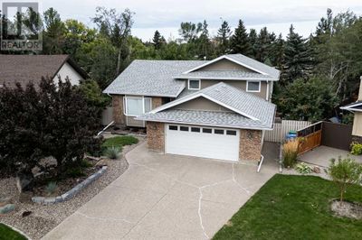 78 Sherwood Cres W, House other with 5 bedrooms, 3 bathrooms and 4 parking in Lethbridge AB | Image 2