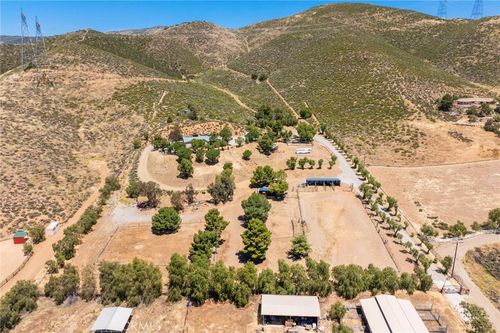 35675 Peppertree Ln, Agua Dulce, CA, 91390-4794 | Card Image