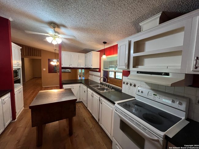 2071 Rolling River Vw, House other with 3 bedrooms, 2 bathrooms and null parking in Spring Branch TX | Image 26