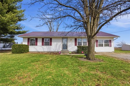 10 Sunrise Ln N, Bethany, IL, 61914-9741 | Card Image