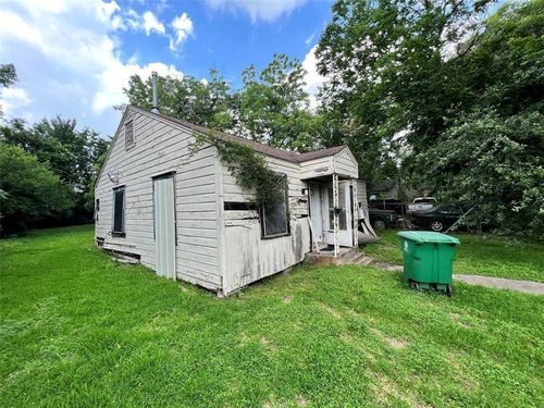 3511 Bain St, Houston, TX, 77026-4422 | Card Image