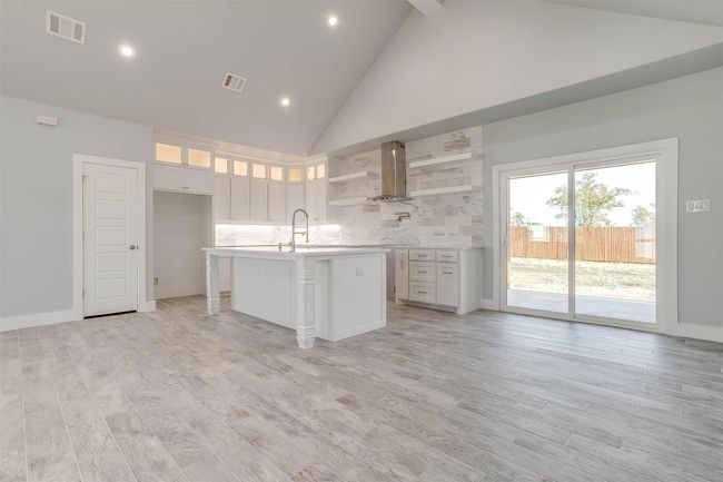 580 Highview Ct, House other with 4 bedrooms, 3 bathrooms and null parking in Godley TX | Image 9