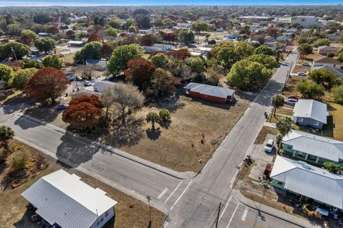 1403 Avenue J, Fort Pierce, FL, 34950 | Card Image