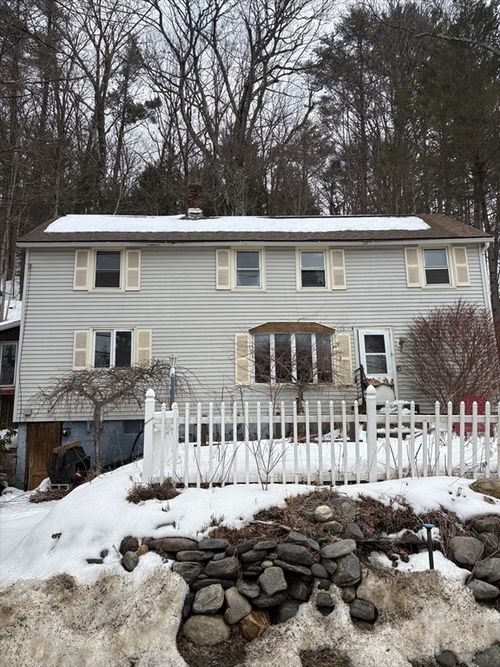 13 Basket St, Huntington, MA, 01050-9779 | Card Image