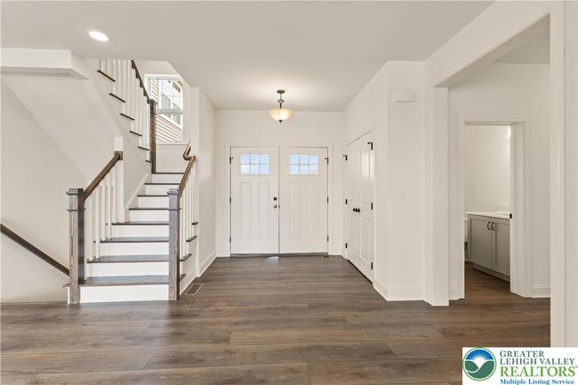 FOYER *PHOTOS OF PREVIOUSLY BUILT HOME.OPTIONS AND SELECTIONS MAY VARY | Image 7