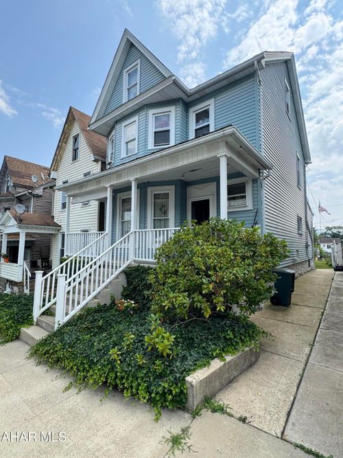 1421 17th Ave, Altoona, PA, 16601-3225 | Card Image
