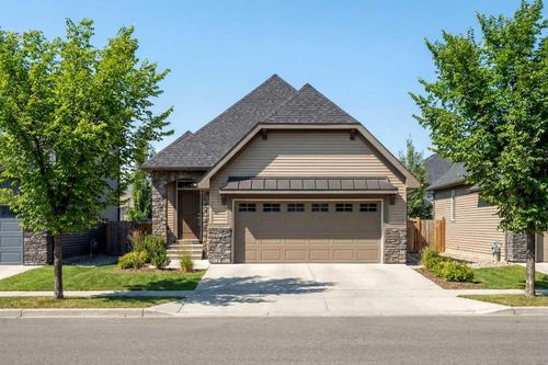 406 Montrose Green Se, High River, AB, T1V0K7 | Card Image
