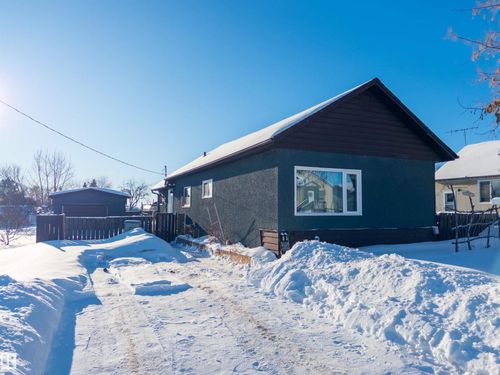 {{alt}} | Card Image