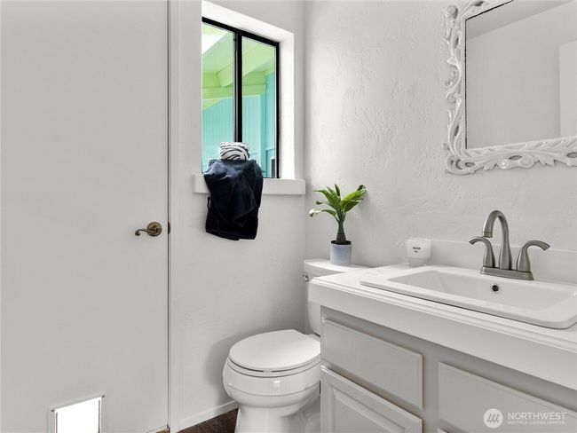 One primary bath. | Image 18