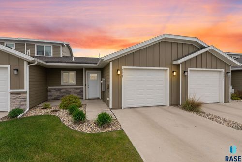 9005 W Gert St Street, Sioux Falls, SD, 57106 | Card Image