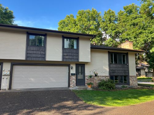 7727 York Ln N, Brooklyn Park, MN, 55443-2894 | Card Image