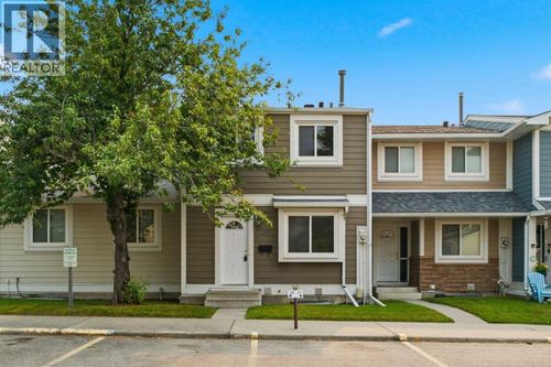 20 Georgian Villas Ne, Calgary, AB, T2A7C4 | Card Image