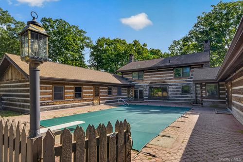 498 Rossway Rd, Pleasant Valley, NY, 12569-7516 | Card Image