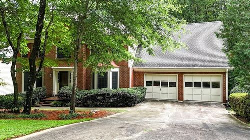 760 Edgewater Ln Nw, Kennesaw, GA, 30144-1377 | Card Image