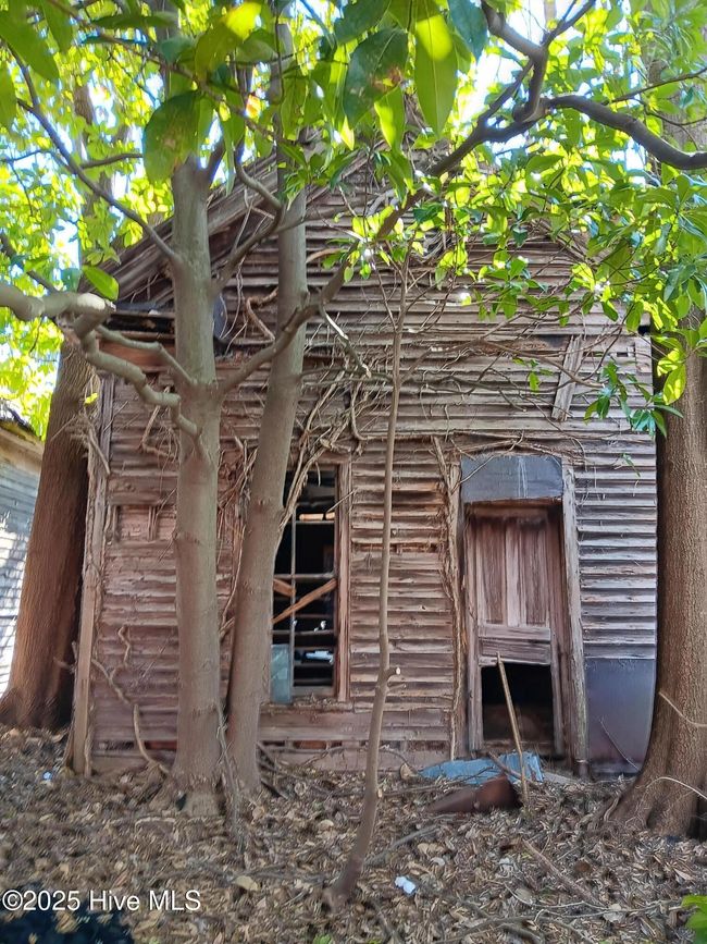 Rear of Storage Building | Image 17