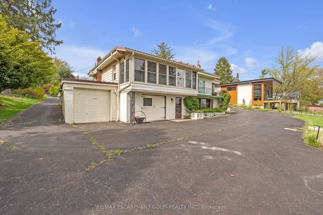 86 Maple Ave, House other with 2 bedrooms, 2 bathrooms and 15 parking in Dundas ON | Image 9