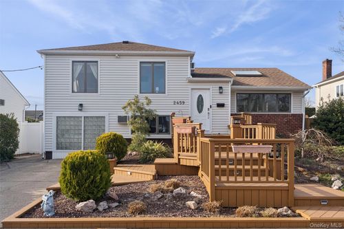 2459 Marie Ct, Bellmore, NY, 11710-4424 | Card Image