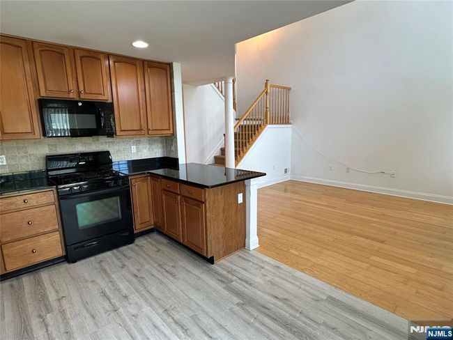 35 Magnolia Way, House attached with 3 bedrooms, 3 bathrooms and null parking in North Haledon NJ | Image 13