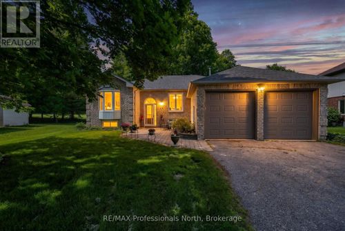 48 Fairway Crescent, Wasaga Beach, ON, L9Z1B8 | Card Image