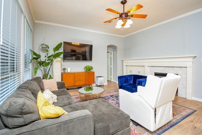 15603 Clear Pointe Dr, House other with 3 bedrooms, 2 bathrooms and 2 parking in Cypress TX | Image 11