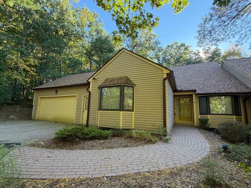 16-16 Bentwood Dr, Sturbridge, MA, 01566 | Card Image