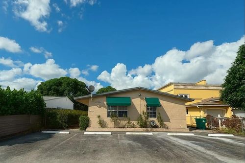 3-1329 Ne 17th Ave, Fort Lauderdale, FL, 33304-1831 | Card Image