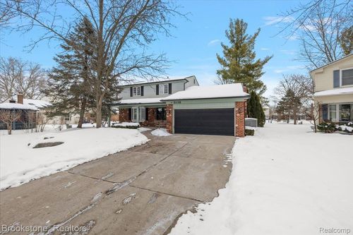 5138 Hale Dr, Troy, MI, 48085-3402 | Card Image