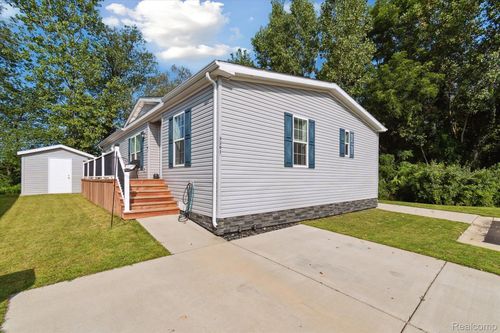 5201 Millstone Ln, Milford, MI, 48380-0006 | Card Image