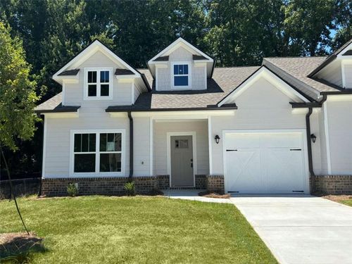 11-74 S Main St, Cleveland, GA, 30528-1301 | Card Image