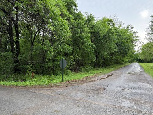 1 N Navajo St, Chouteau, OK, 74337 | Card Image