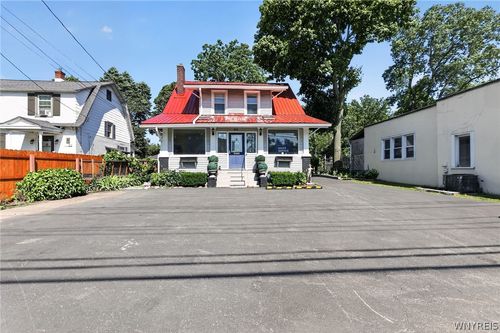 93 Lake St, Hamburg, NY, 14075-4833 | Card Image