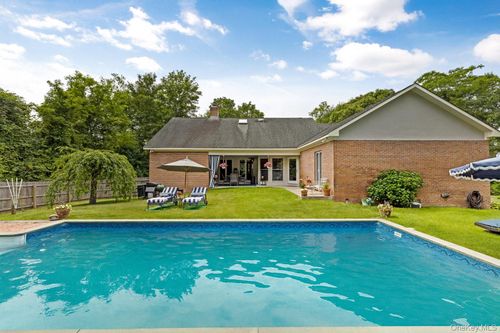 2 Sunset Rd, Sag Harbor, NY, 11963-1214 | Card Image