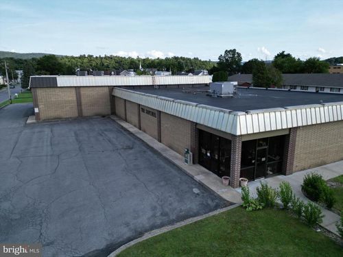 352 6th St, Lewistown, PA, 17044-1213 | Card Image