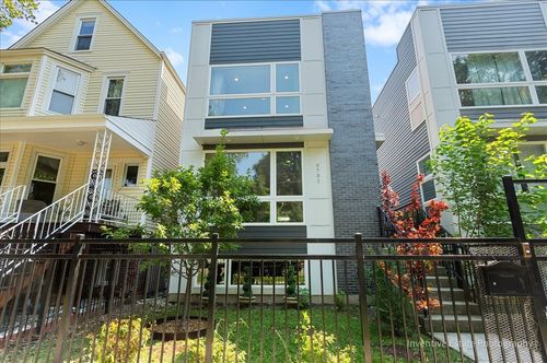 3731 W Lyndale St, Chicago, IL, 60647-2332 | Card Image