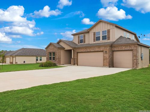 132 Reno Trl, Floresville, TX, 78114-0107 | Card Image