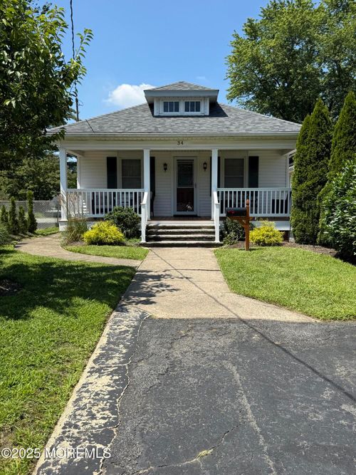 34 Whale Pond Rd, Oakhurst, NJ, 07755-1261 | Card Image