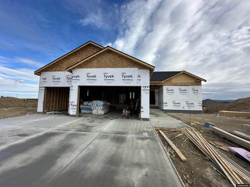 2425 Heathrow Ave, Casper, WY, 82609-3936 | Card Image