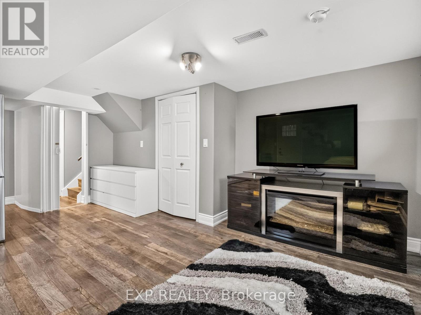 Residential Lease in Niagara Falls (Arad/Fallsview) 4