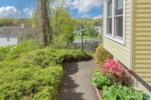 21-9-55 Mill Plain Rd, Danbury, CT, 06811-5161 | Card Image