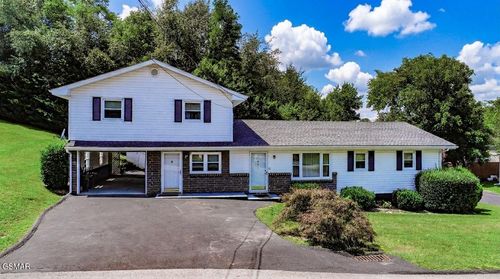811 Martine St, Newport, TN, 37821-3327 | Card Image