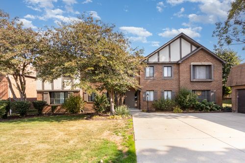 127-52 Parliament Dr W, Palos Heights, IL, 60463-1004 | Card Image