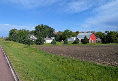 27600 County Road 18, Comfrey, MN, 56019-4117 | Card Image