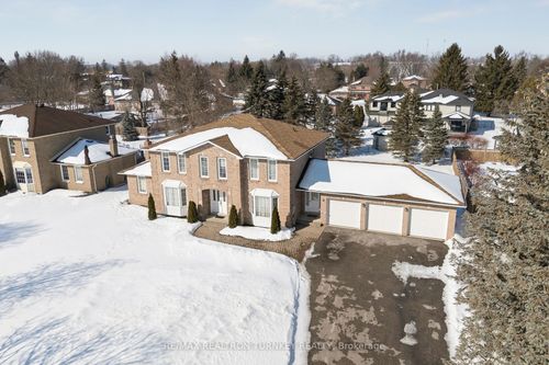 8 Veronica Cres, Sharon, ON, L0G1V0 | Card Image