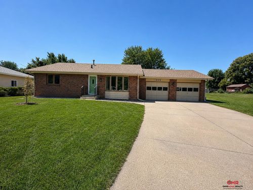 1839 W Arlington Cir, Lincoln, NE, 68522-1549 | Card Image