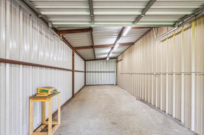 Pool House attached garage | Image 38