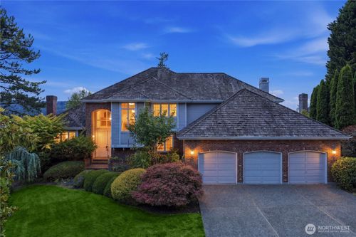 4123 205th Ave Se, Sammamish, WA, 98075-9600 | Card Image