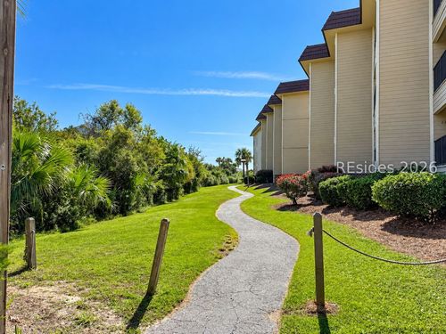 c325-40 Folly Field Rd, Hilton Head Island, SC, 29928-6890 | Card Image
