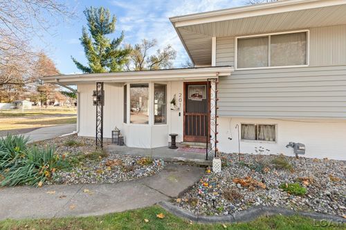 201 Bartlett St, Clinton, MI, 49236-9566 | Card Image